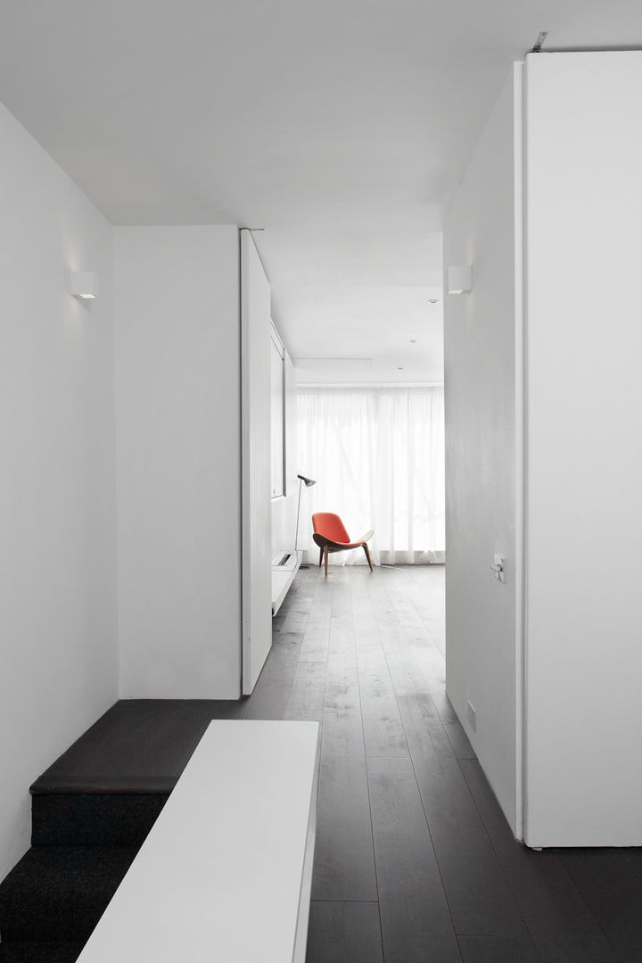 APARTMENT IN AMBERGATE STREET, Kennington, London, 2012, Francesco Pierazzi Architects Francesco Pierazzi Architects غرفة المعيشة