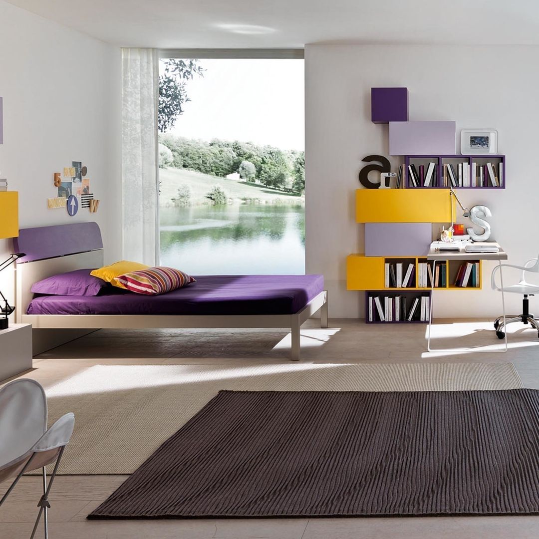 'Purple' Girl's study/bedroom furniture set by Siluetto homify モダンデザインの 子供部屋 ベッド＆ベビーベッド