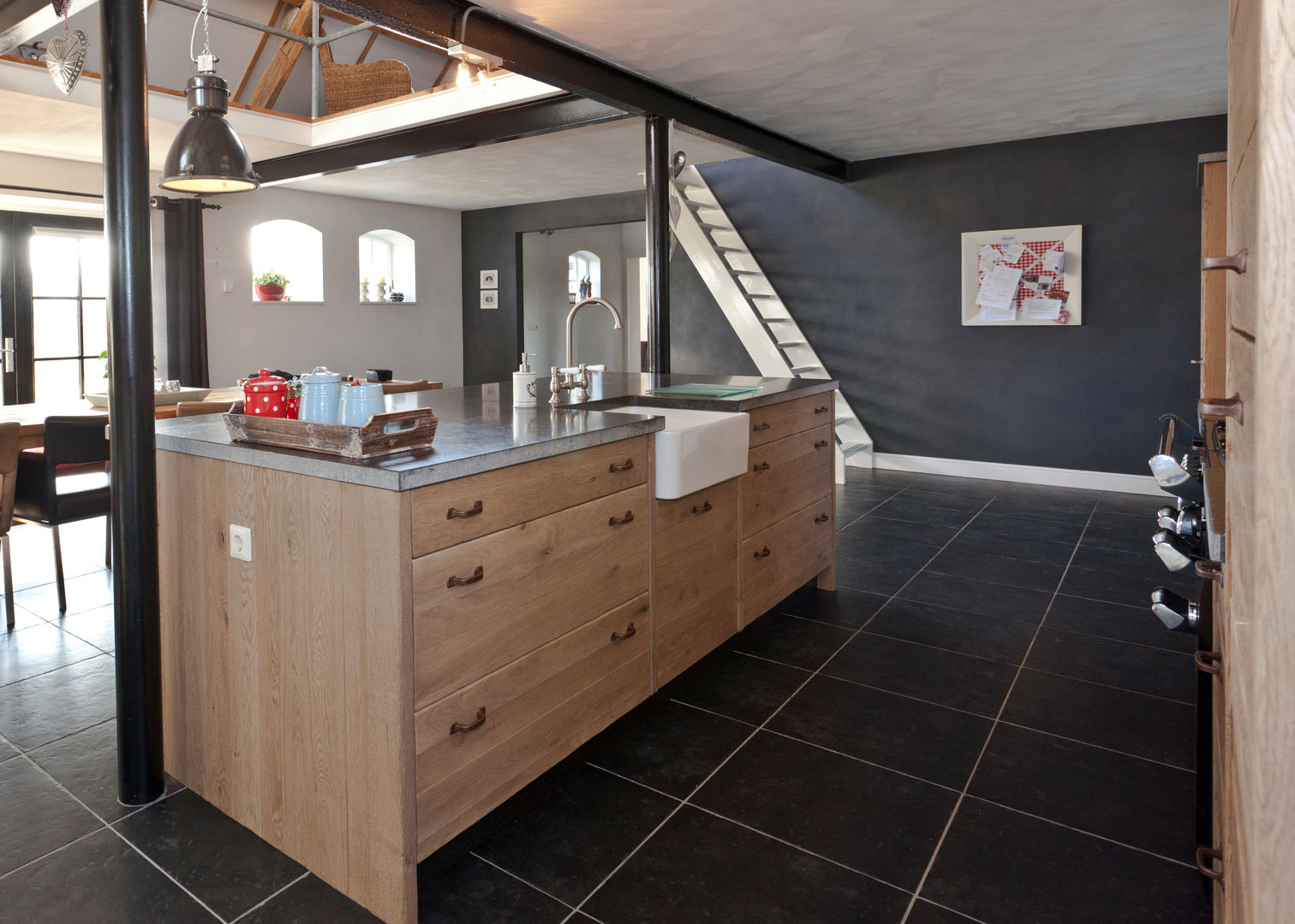 Open keuken, ruimte, licht - een keukeneiland biedt alle mogelijkhede, Thijs van de Wouw keuken- en interieurbouw Thijs van de Wouw keuken- en interieurbouw Country style kitchen