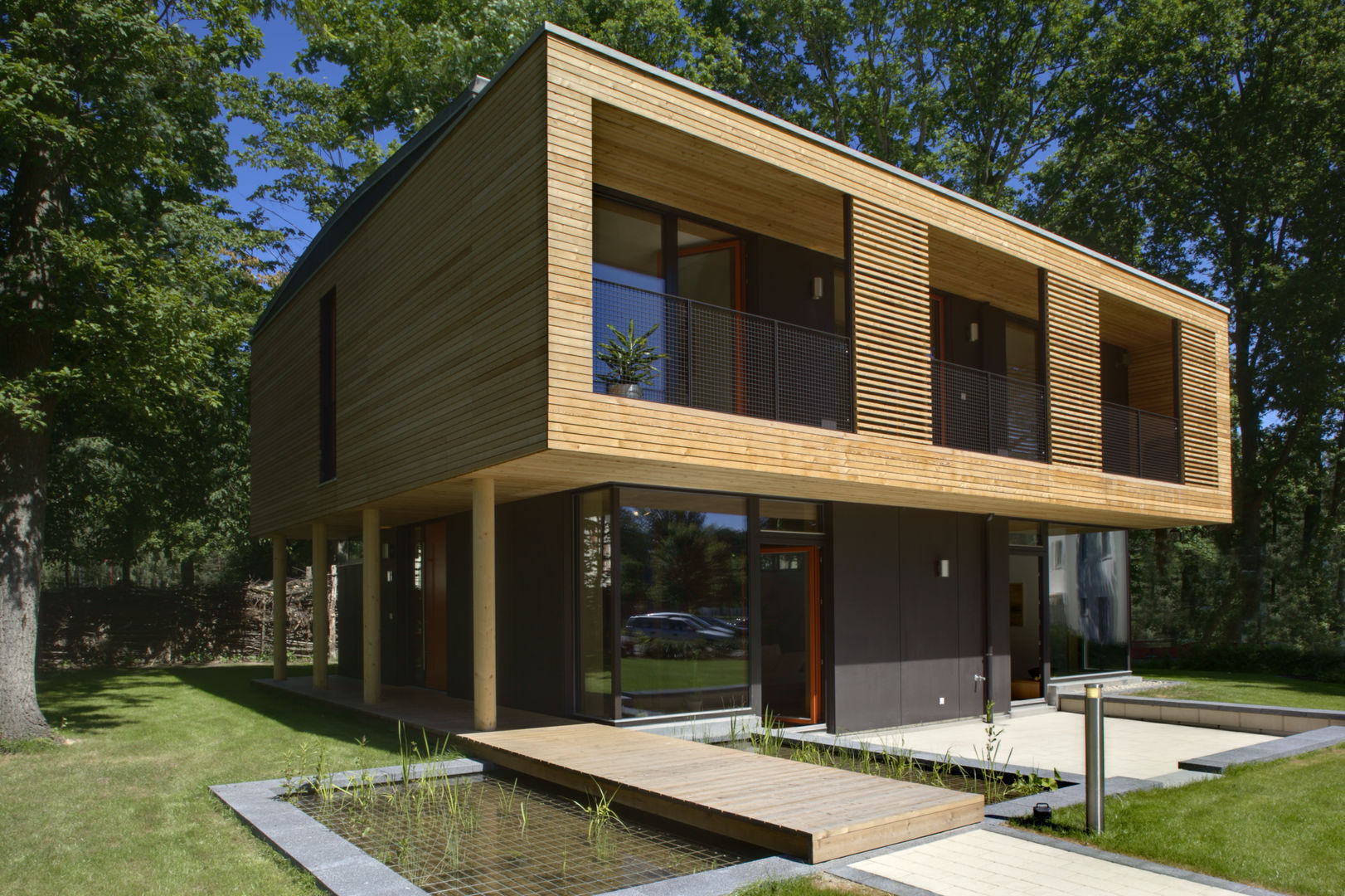 Passivhaus Villa im Park Spreti Neuenhagen bei Berlin, ArchitekturWerkstatt Vallentin GmbH ArchitekturWerkstatt Vallentin GmbH Nhà thụ động