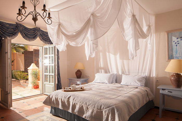 Sotogrande homify Classic style bedroom