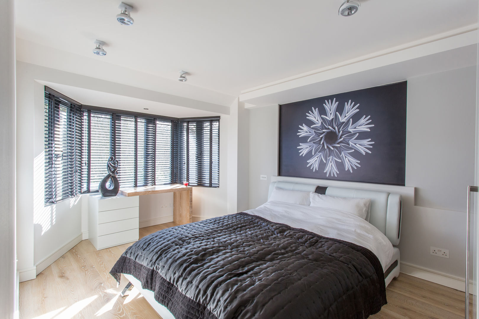 Whitton Drive, GK Architects Ltd GK Architects Ltd Modern style bedroom Accessories & decoration