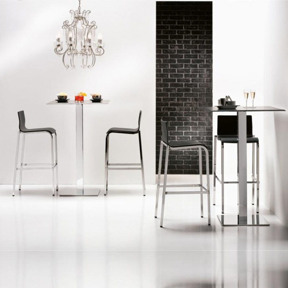 'Vent' steel & wood stacking bar stool by Infiniti homify Kitchen Tables & chairs