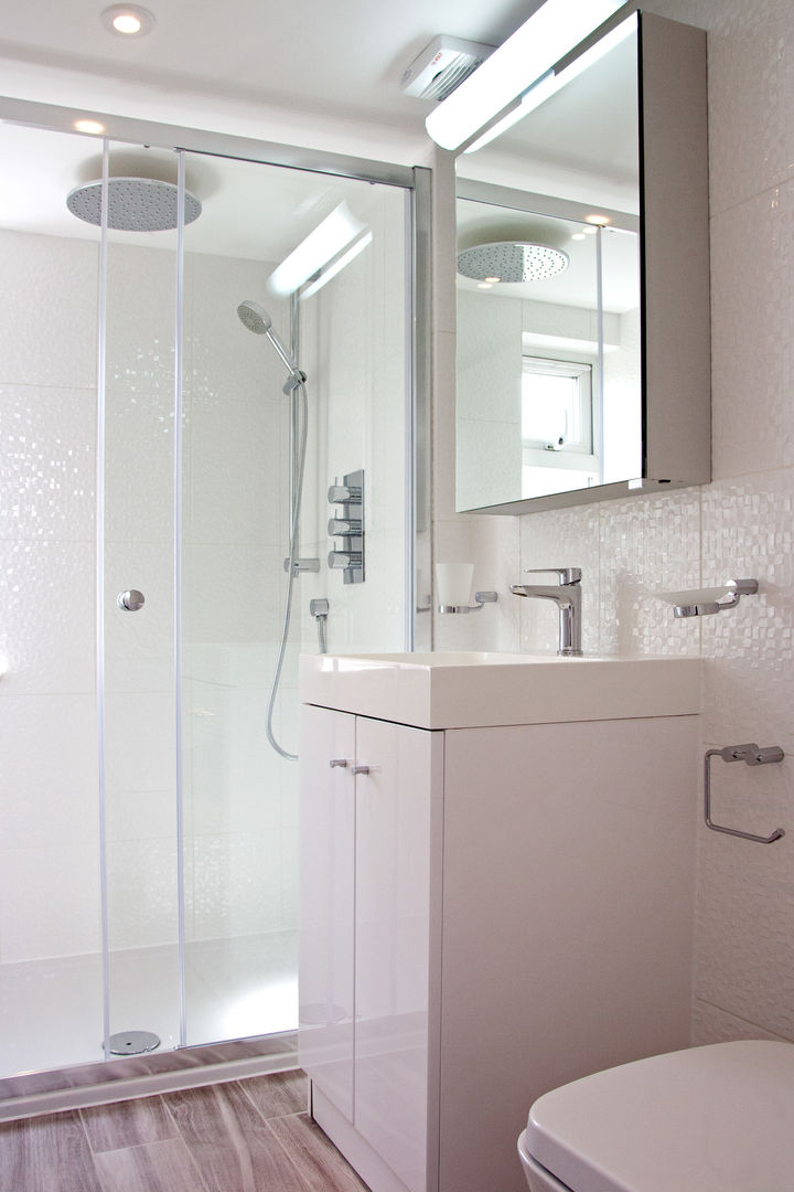 Shower room GK Architects Ltd Modern bathroom Bathtubs & showers