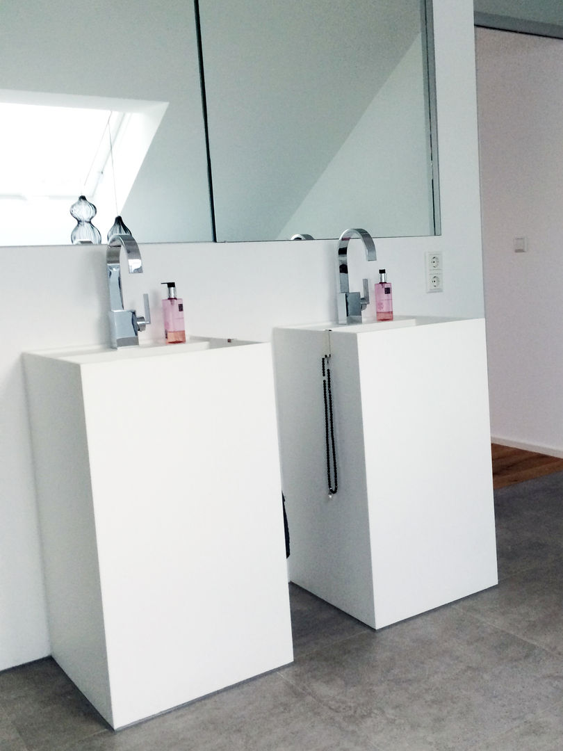 Referenzbilder moderne Mineralguss Standbecken von Badeloft, Badeloft - Badewannen und Waschbecken aus Mineralguss und Marmor Badeloft - Badewannen und Waschbecken aus Mineralguss und Marmor Modern Banyo Taş Lavabolar