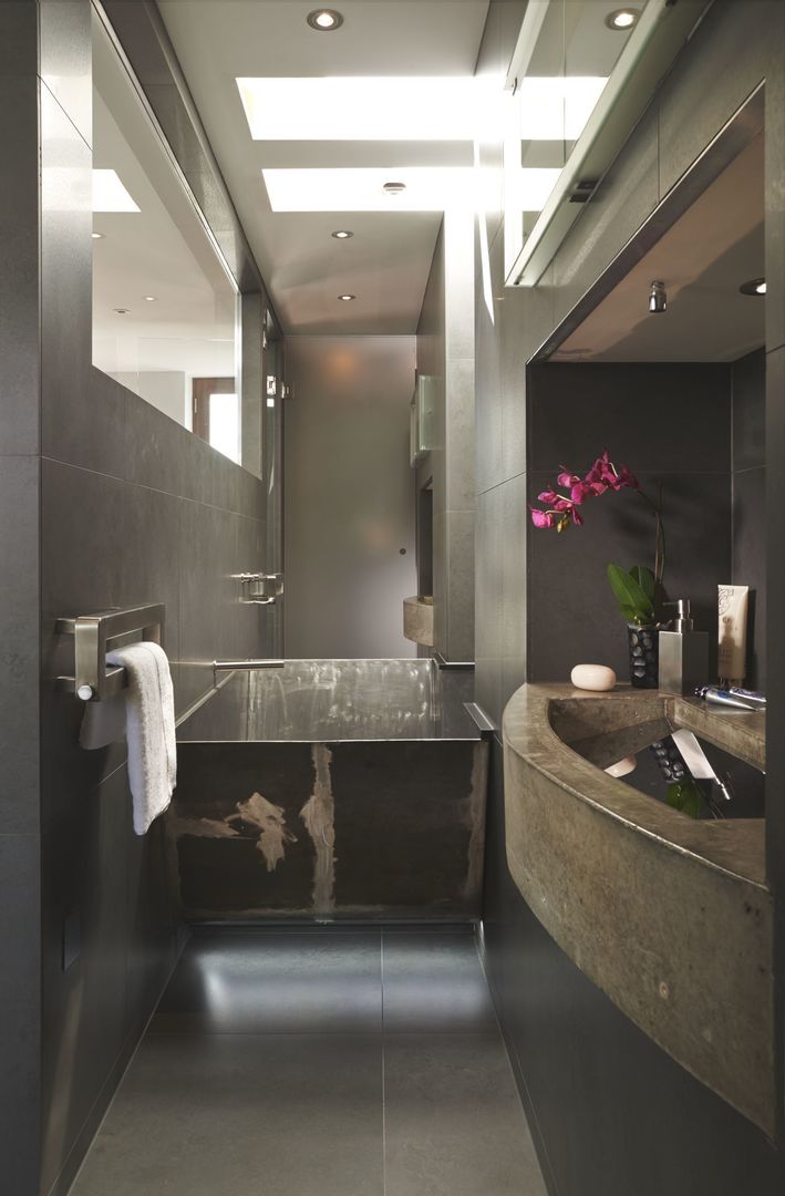 Ladbroke Road - Master Bathroom CUBIC Studios Limited Modern style bathrooms