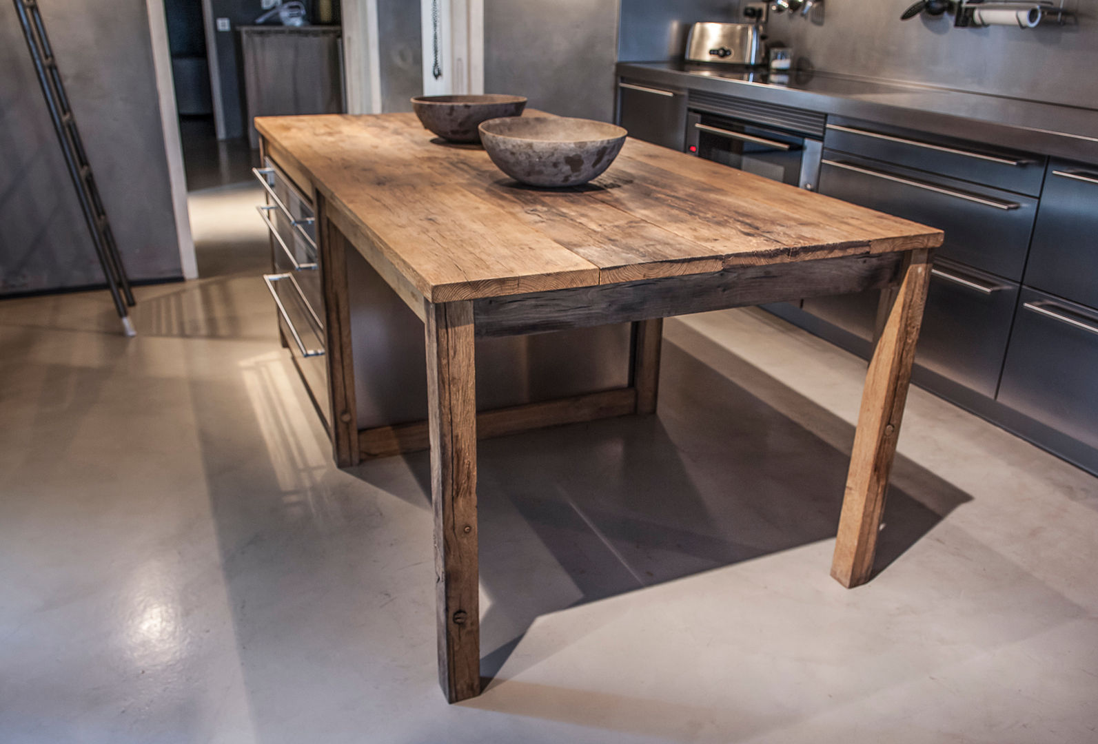 Casa con estilo en Sant Iscle, fuusta fuusta Country style kitchen Tables & chairs