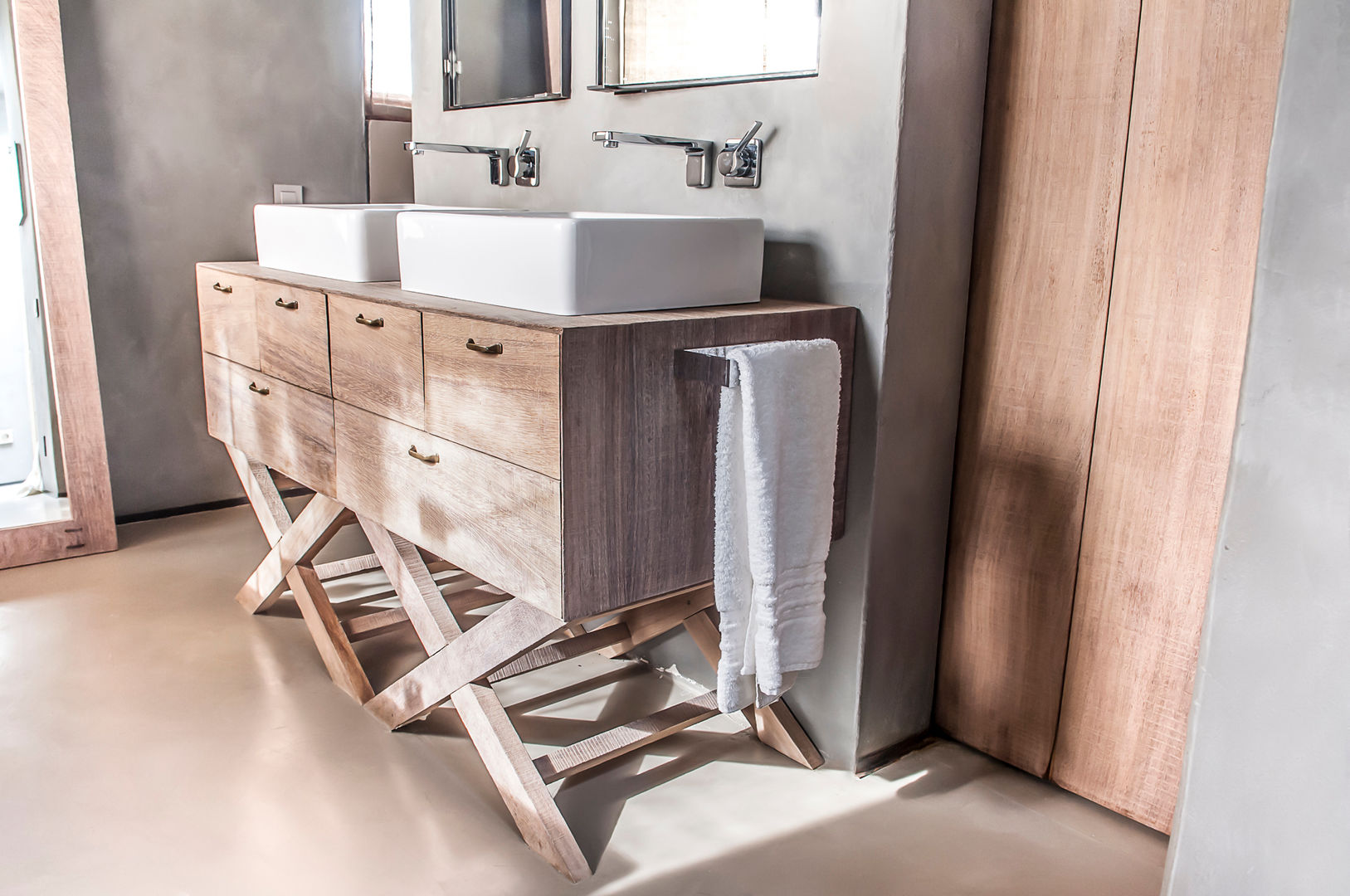 Casa con estilo en Sant Iscle, fuusta fuusta Rustic style bathroom Sinks