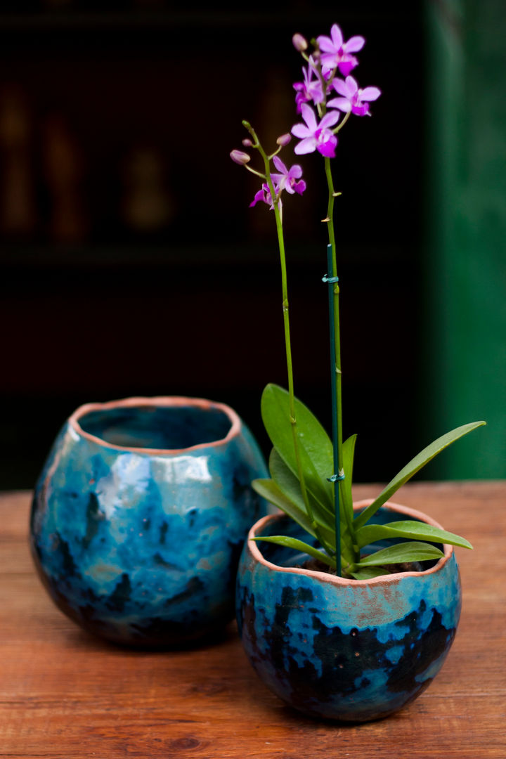 Cerâmica para plantas, Ateliê de Cerâmica - Flavia Soares Ateliê de Cerâmica - Flavia Soares حديقة Plant pots & vases