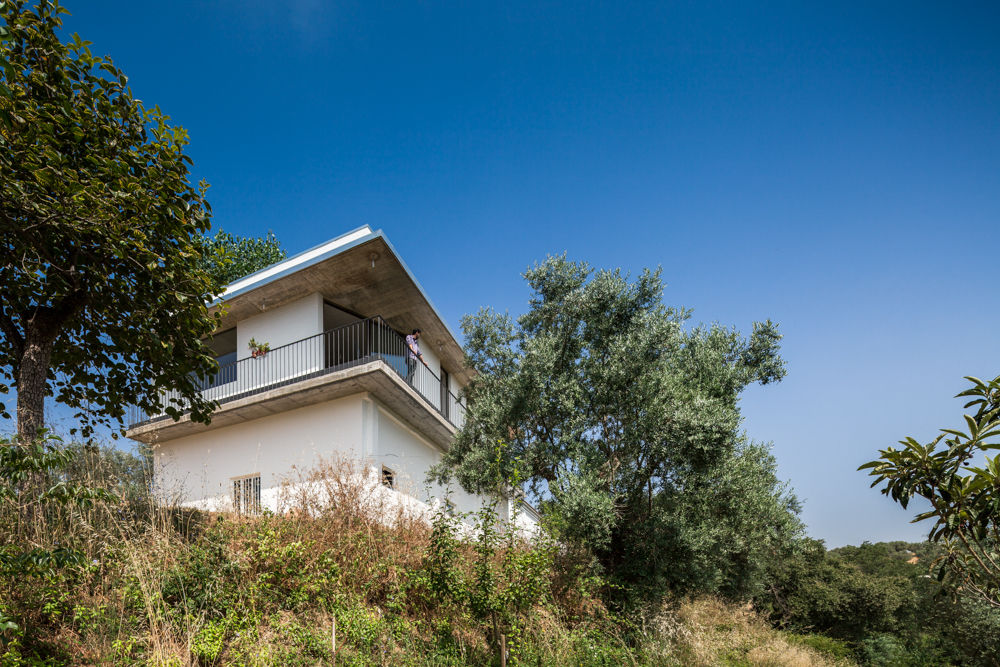 House on a Warehouse, Miguel Marcelino, Arq. Lda. Miguel Marcelino, Arq. Lda. Casas modernas