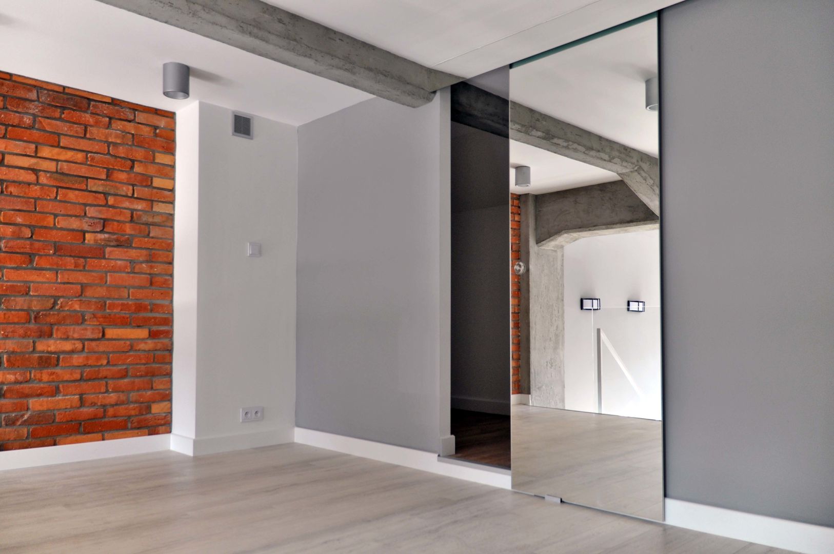 Tobaco loft , WE LOFT DESIGN WE LOFT DESIGN Minimalist dressing room