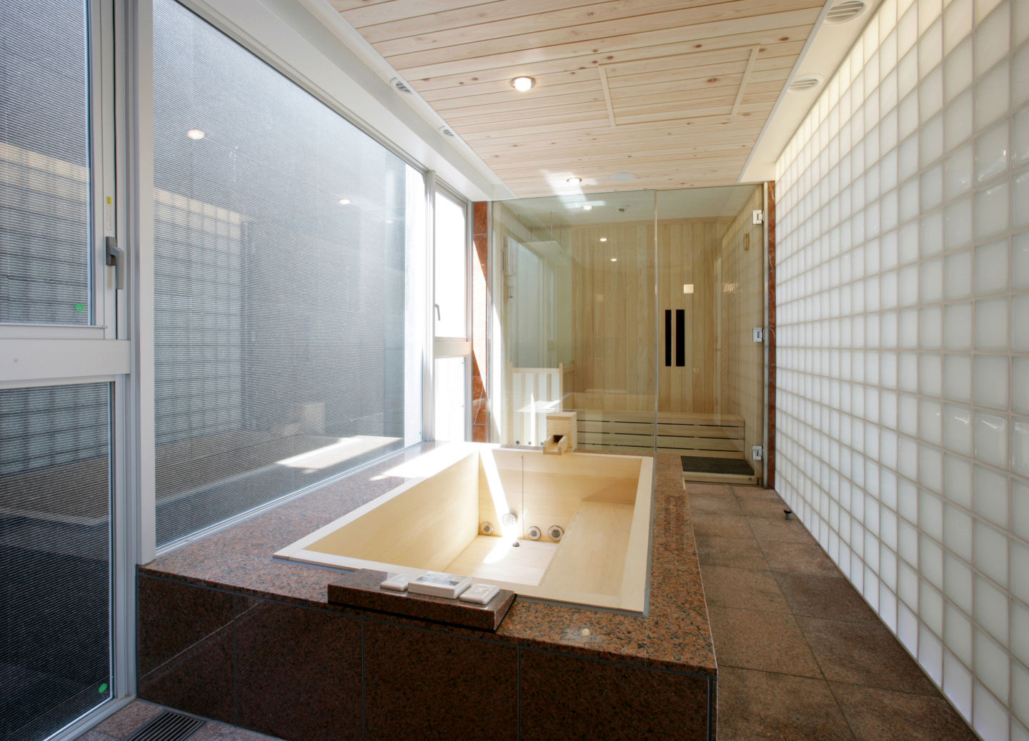 公園を臨む家, Egawa Architectural Studio Egawa Architectural Studio Eclectic style bathroom