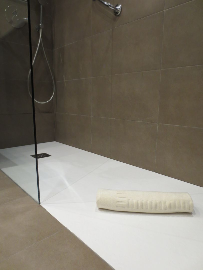 ​Reforma integral BAÑO PRINCIPAL, ROIMO INTEGRAL GRUP ROIMO INTEGRAL GRUP Modern bathroom Bathtubs & showers