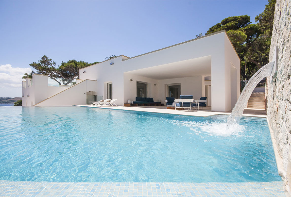 Villa C+N Sebastiano Canzano Architects Piscina moderna vista mare piscina a sfioro ristrutturazione villa