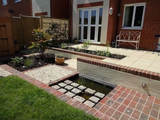 wildlife haven in new build courtyard homify Modern garden