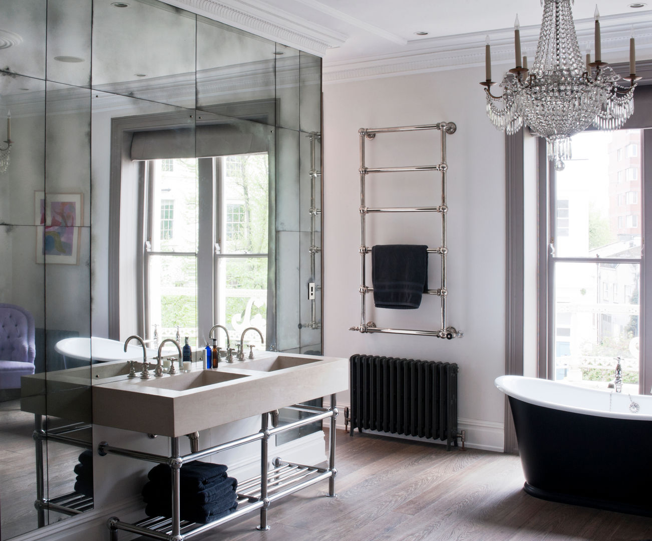 Antiqued Mirror Bathroom Panelling Rupert Bevan Ltd Baños de estilo clásico Espejos