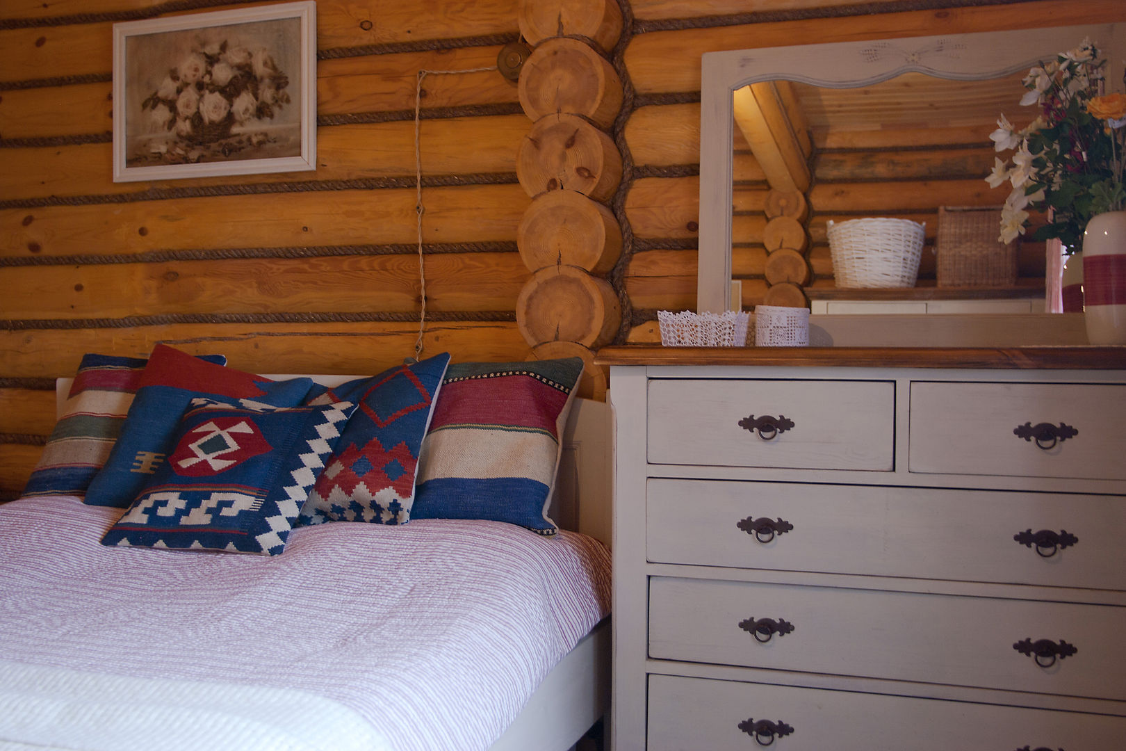 Shachebol House, Alena Kazimirava Alena Kazimirava Rustic style bedroom