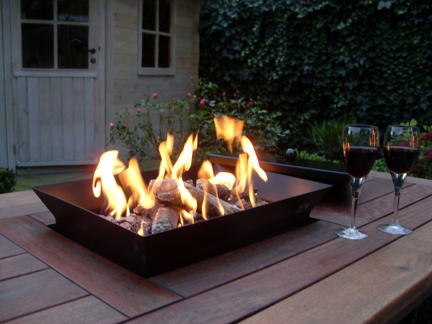 ファイヤーピットを自宅に持つためのアイデア - 知っておきたい10のデザイン | homify