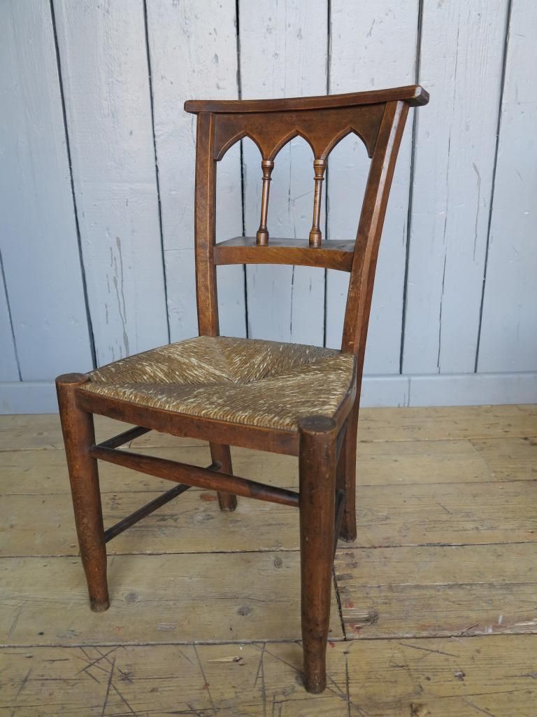 Rush Seated Church Chairs With Book Holder UKAA | UK Architectural Antiques Cocinas clásicas Mesas, sillas y bancos