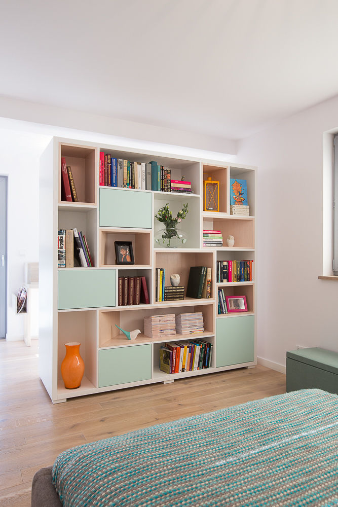 Fi bookcase unikat:lab Cuartos de estilo minimalista Clósets y cómodas