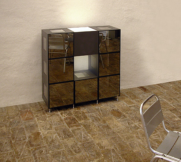 Konfiguration mit Spiegelglastüren und Lichtmodul CORE AG Design Works. Moderne Wohnzimmer Schränke und Sideboards