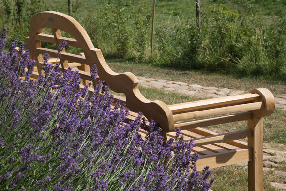 Terrasses et Jardins, teckandco.com teckandco.com Vườn phong cách kinh điển Furniture