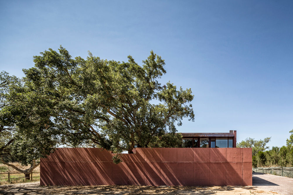 Three Courtyards House, Miguel Marcelino, Arq. Lda. Miguel Marcelino, Arq. Lda. Casas modernas