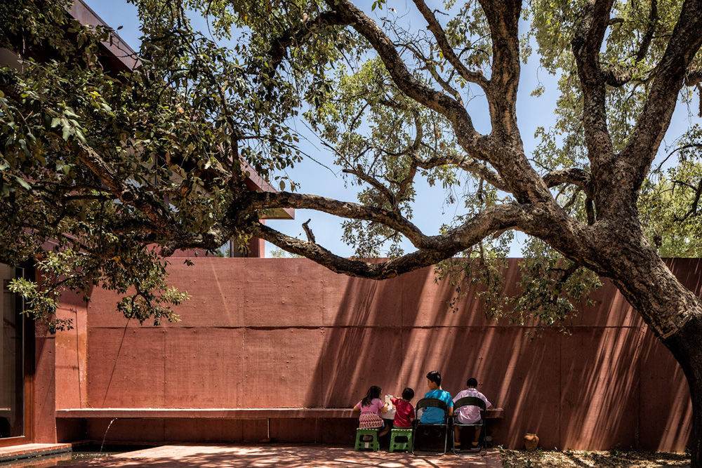 Three Courtyards House, Miguel Marcelino, Arq. Lda. Miguel Marcelino, Arq. Lda. Nowoczesne domy