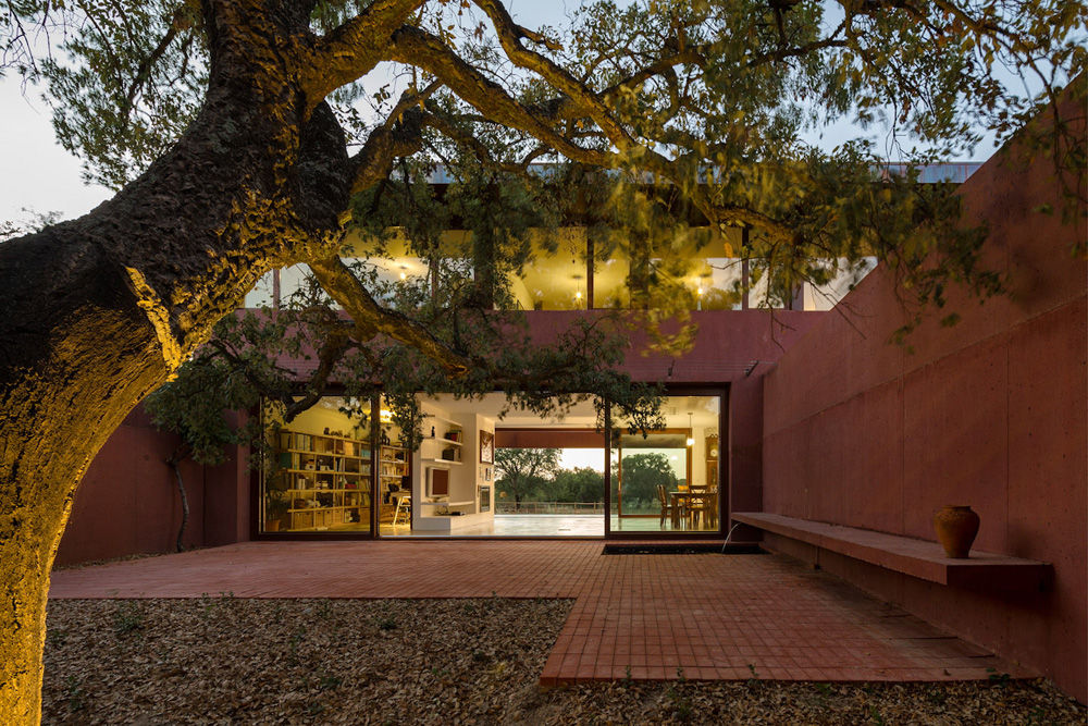 Three Courtyards House, Miguel Marcelino, Arq. Lda. Miguel Marcelino, Arq. Lda. Casas estilo moderno: ideas, arquitectura e imágenes