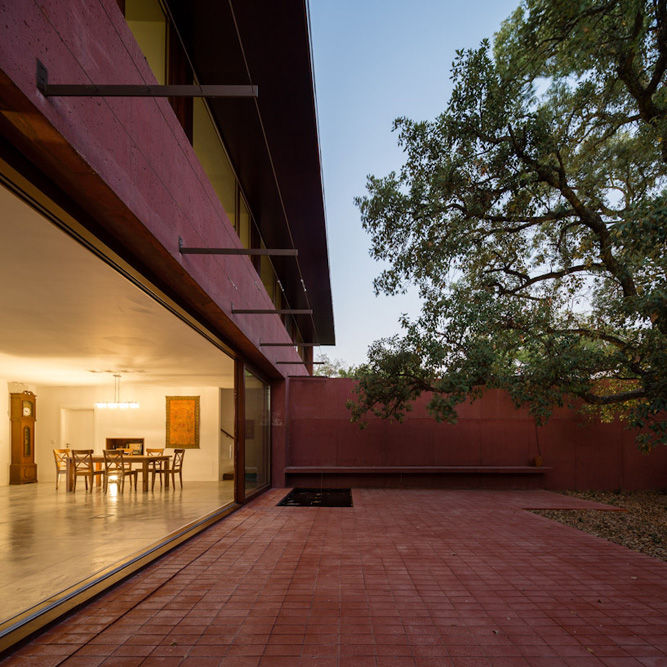 Three Courtyards House, Miguel Marcelino, Arq. Lda. Miguel Marcelino, Arq. Lda. Modern Evler