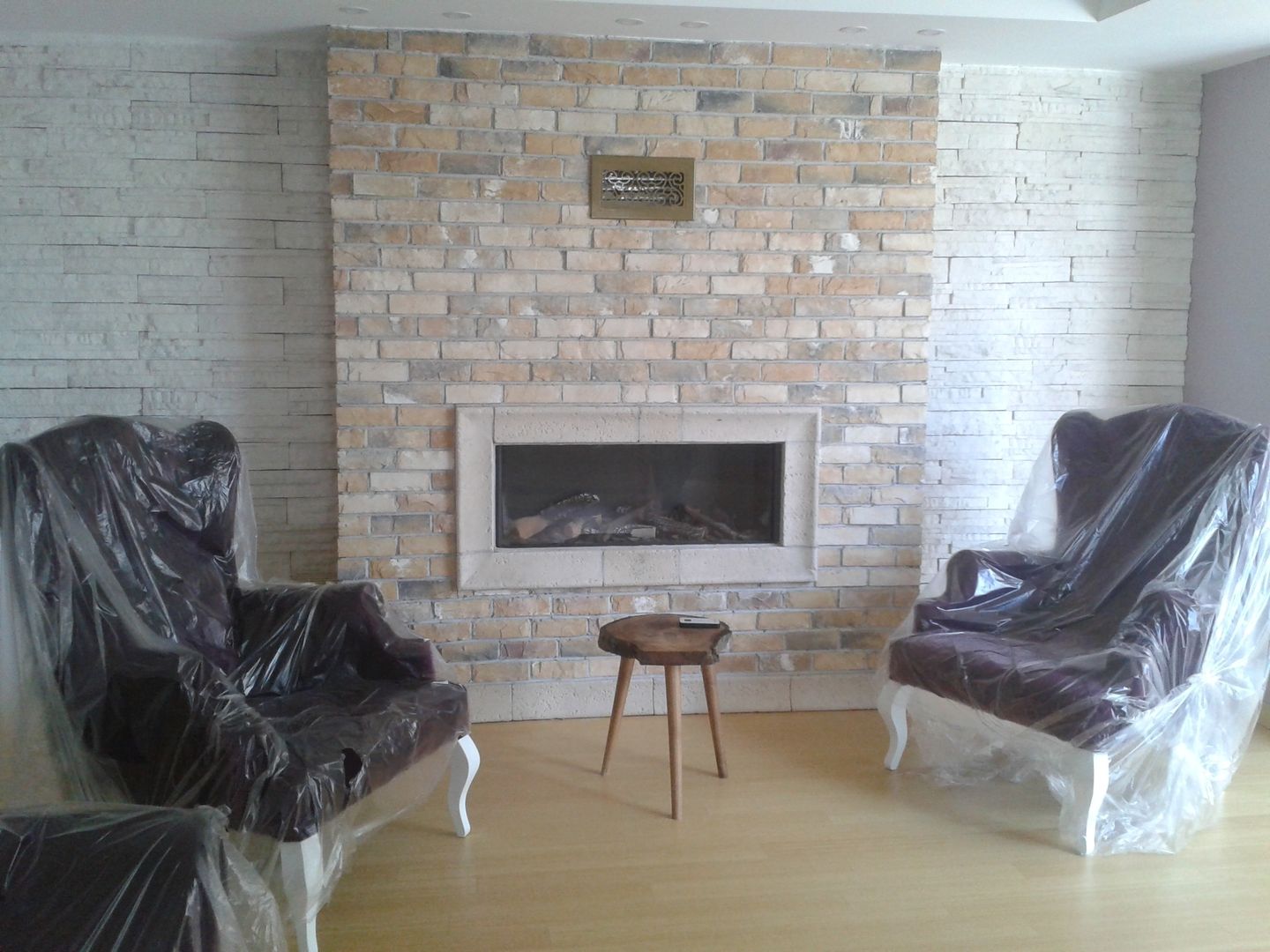 Doğalgaz uygulama, Kİng Şömine Kİng Şömine Modern living room Fireplaces & accessories