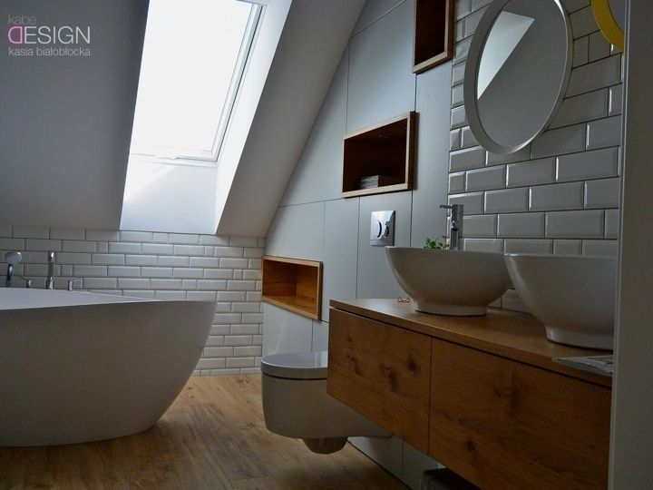 Projekt Poznań/Spławie - Łazienka, kabeDesign kasia białobłocka kabeDesign kasia białobłocka Scandinavian style bathroom Shelves