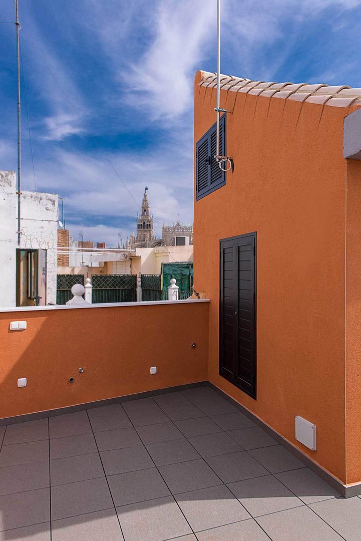 Reforma de vivienda en el Arenal, Sevilla, Ardes Arquitectos Ardes Arquitectos Moderne balkons, veranda's en terrassen