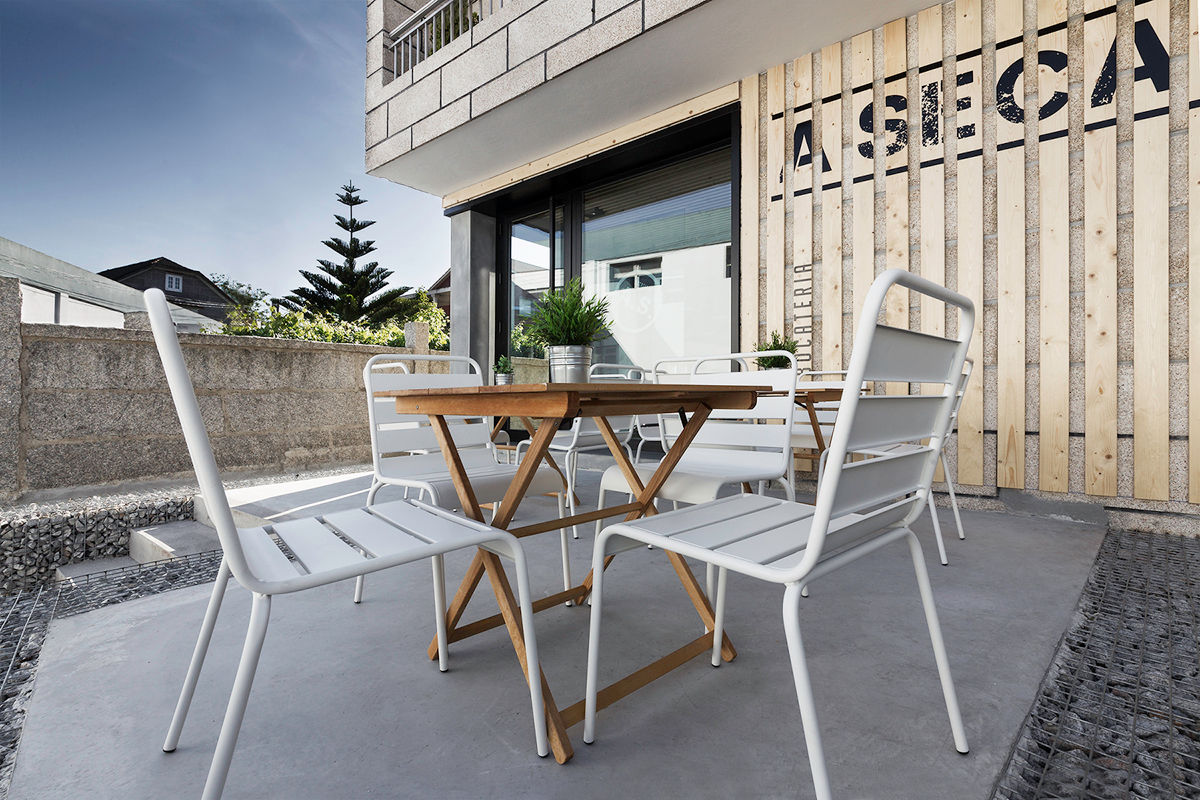 BOCATERIA EN A SECA POIO, Obras y Reformas Poio Obras y Reformas Poio Moderner Balkon, Veranda & Terrasse Möbel