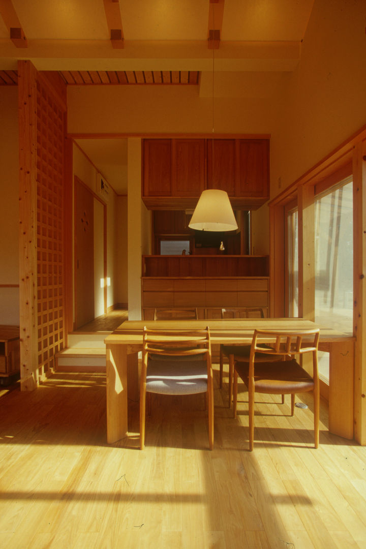 御嵩の家, 風建築工房 風建築工房 Scandinavian style dining room