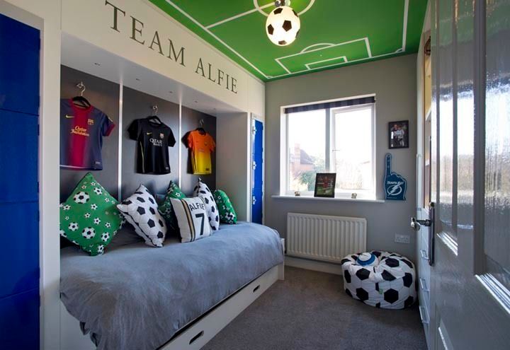 FOOTBALL BEDROOM FOR 360 INTERIOR DESIGN, COOPER BESPOKE JOINERY LTD COOPER BESPOKE JOINERY LTD غرفة نوم