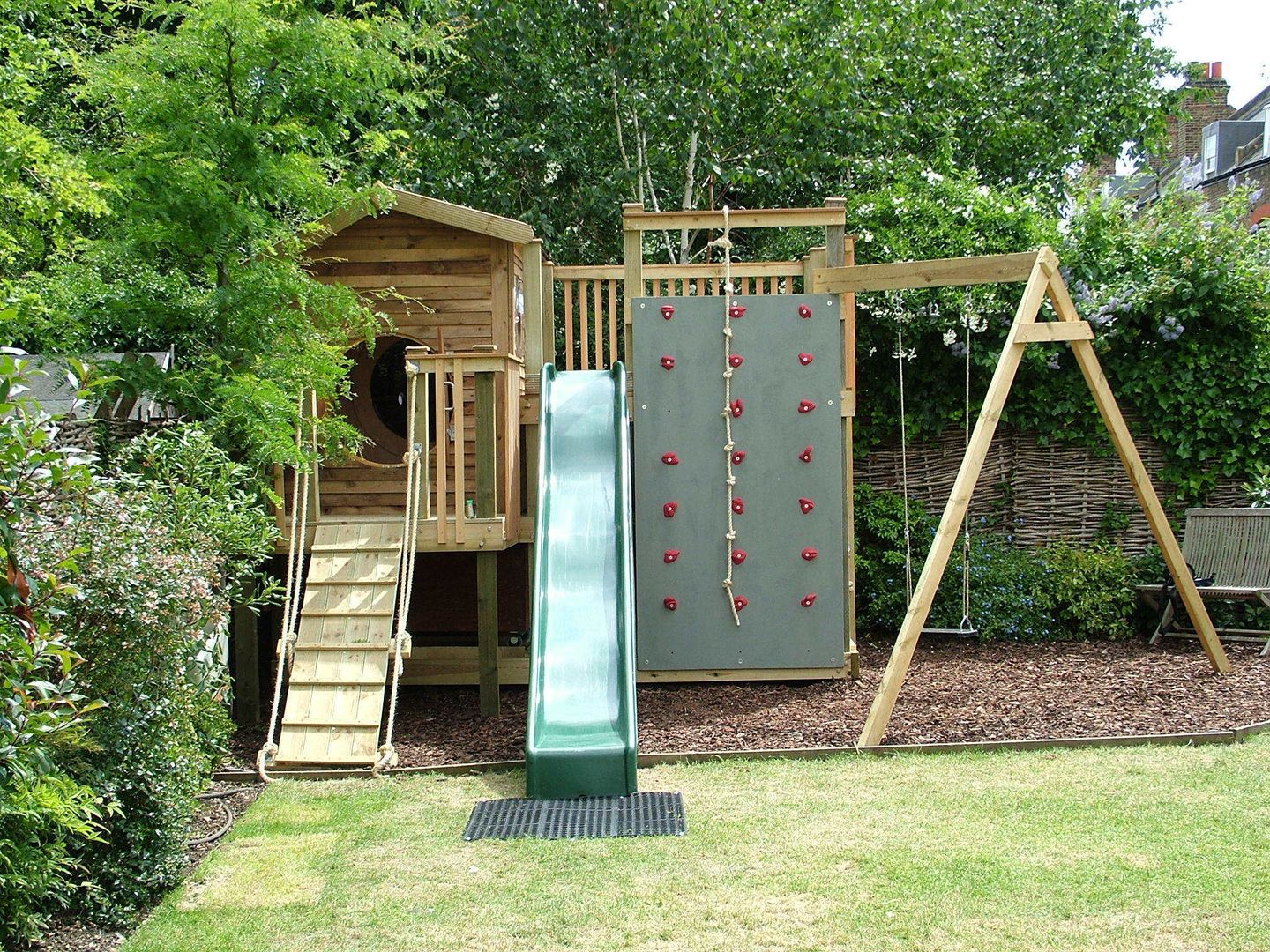 Tree house, TreeSaurus TreeSaurus Jardines modernos: Ideas, imágenes y decoración