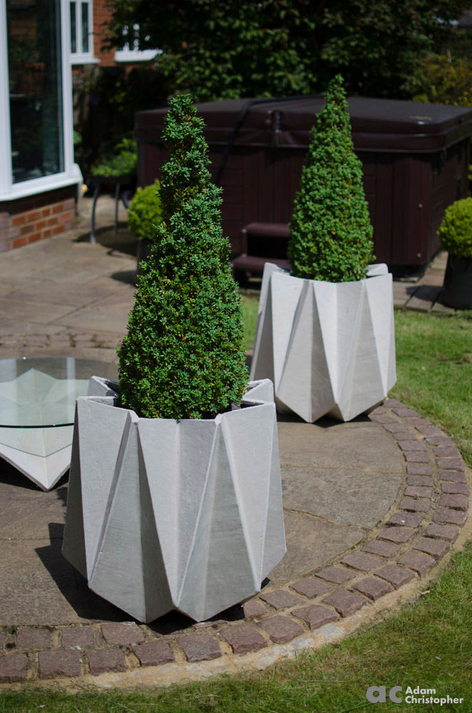 Kronen 65 Flower Pot in Warm Grey Concrete Adam Christopher Design İskandinav Bahçe Beton Saksı & Vazolar