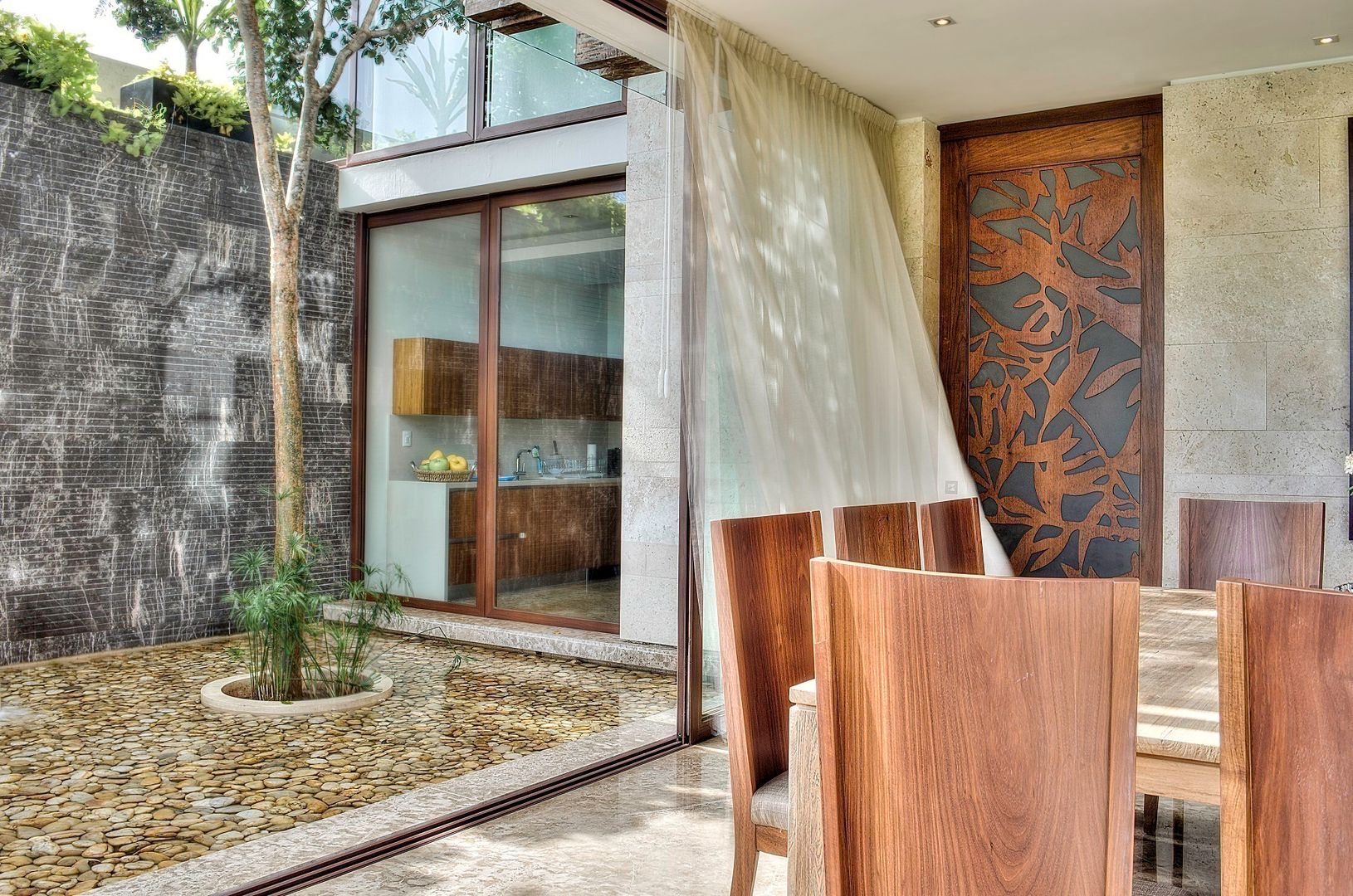 CASA JT, Ancona + Ancona Arquitectos Ancona + Ancona Arquitectos Tropical style dining room