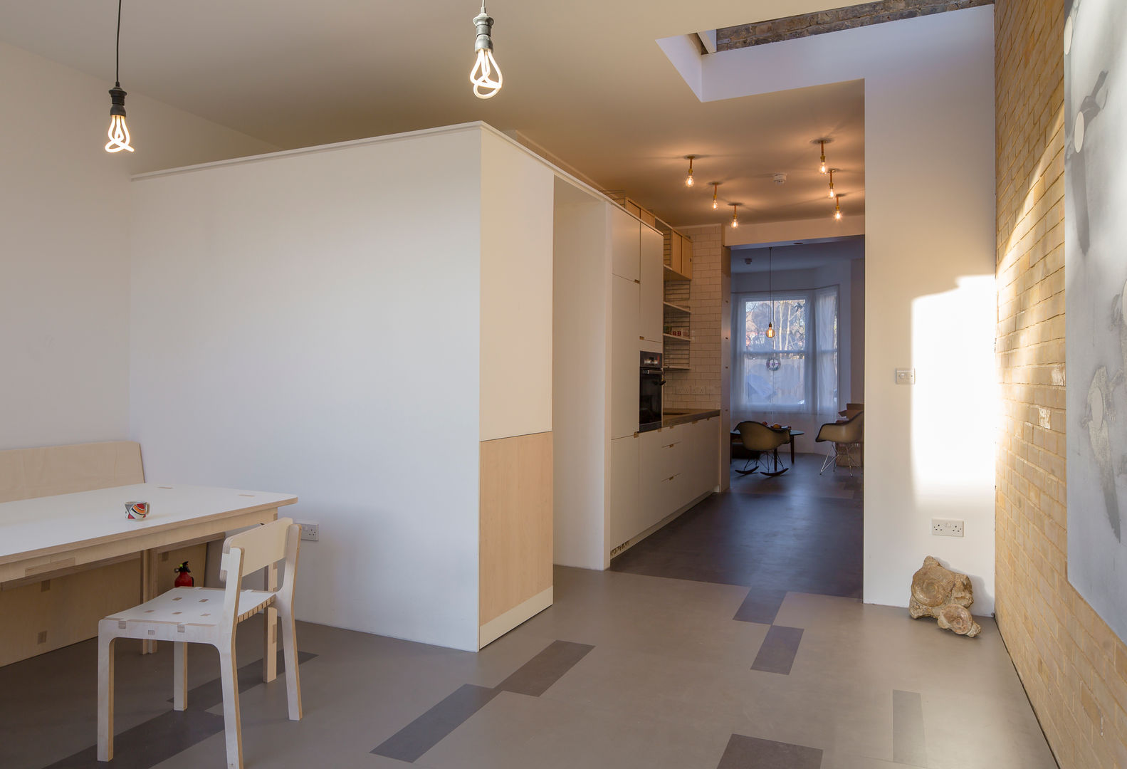 House of Trace, TSURUTA ARCHITECTS TSURUTA ARCHITECTS Minimalist dining room