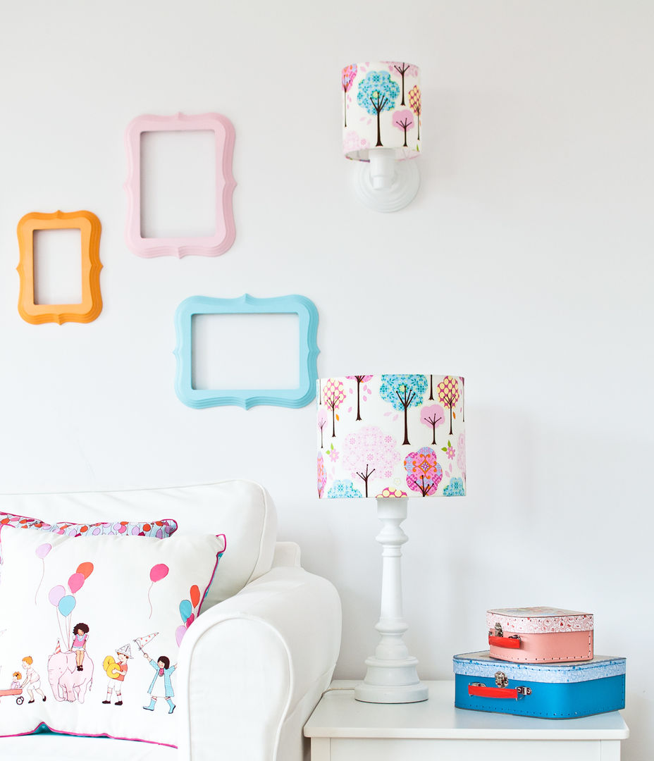 Dla dziewczynki, LAMPS&COMPANY LAMPS&COMPANY Modern nursery/kids room Lighting