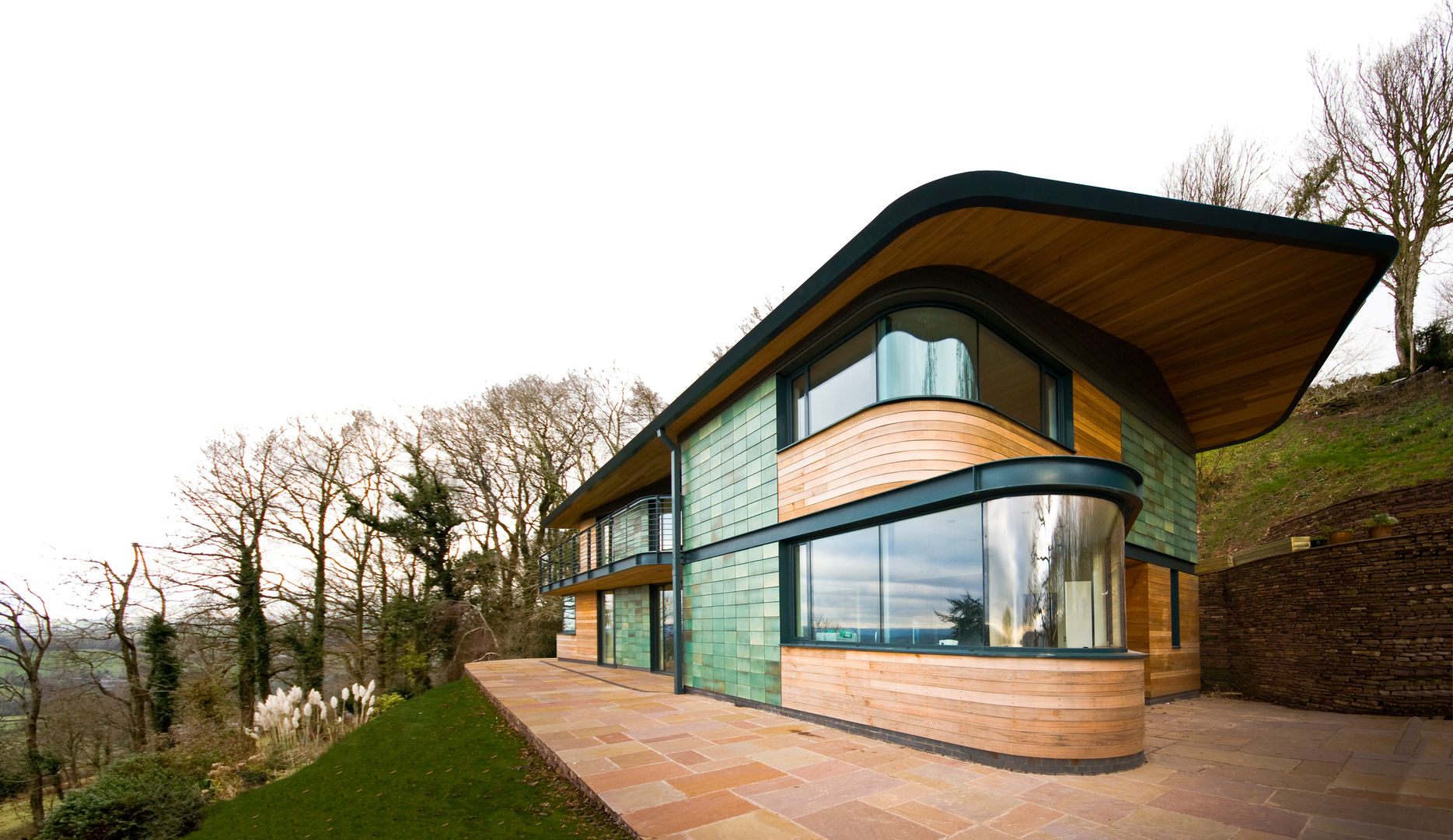 Blue Door, Monmouthshire, Hall + Bednarczyk Architects Hall + Bednarczyk Architects Balcone, Veranda & Terrazza in stile moderno