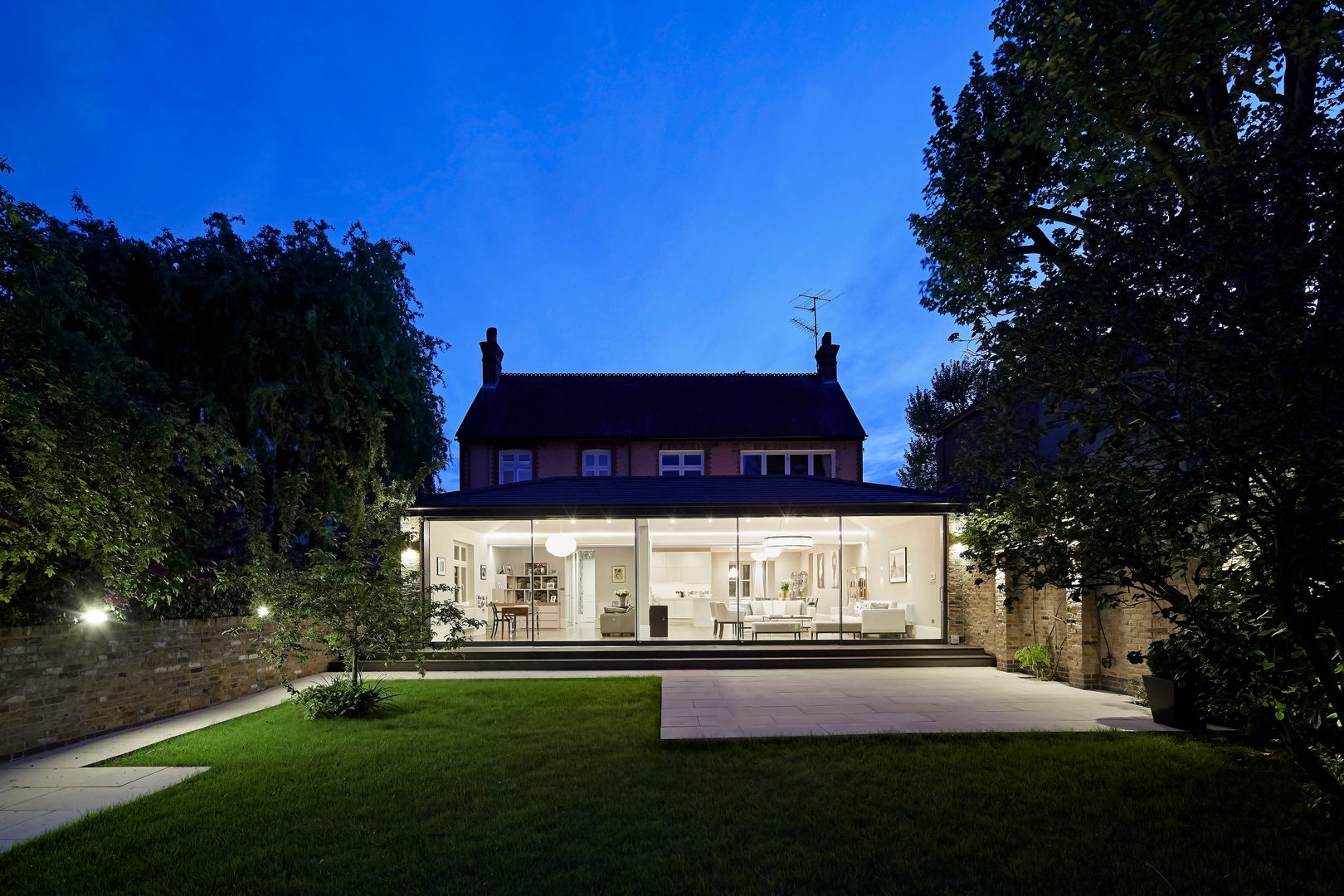 London Art de Vivre Sophie Nguyen Architects Ltd Casas estilo moderno: ideas, arquitectura e imágenes
