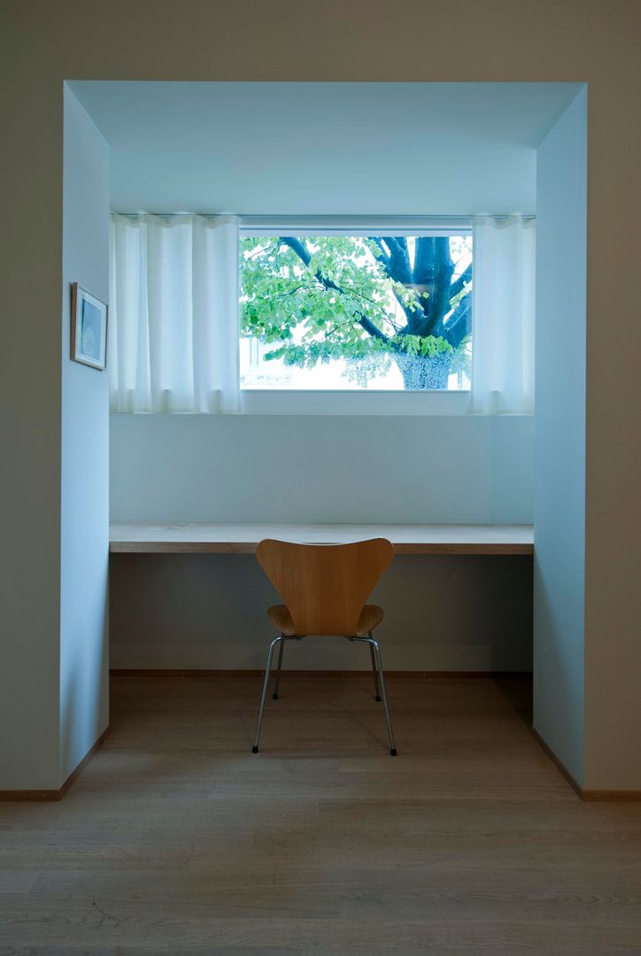 House with a Tree, Sauter von Moos Sauter von Moos Study/office