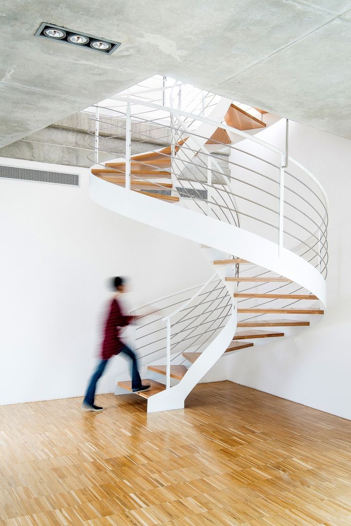 Casa Mikado, Ascoz Arquitectura Ascoz Arquitectura Industrial style corridor, hallway and stairs