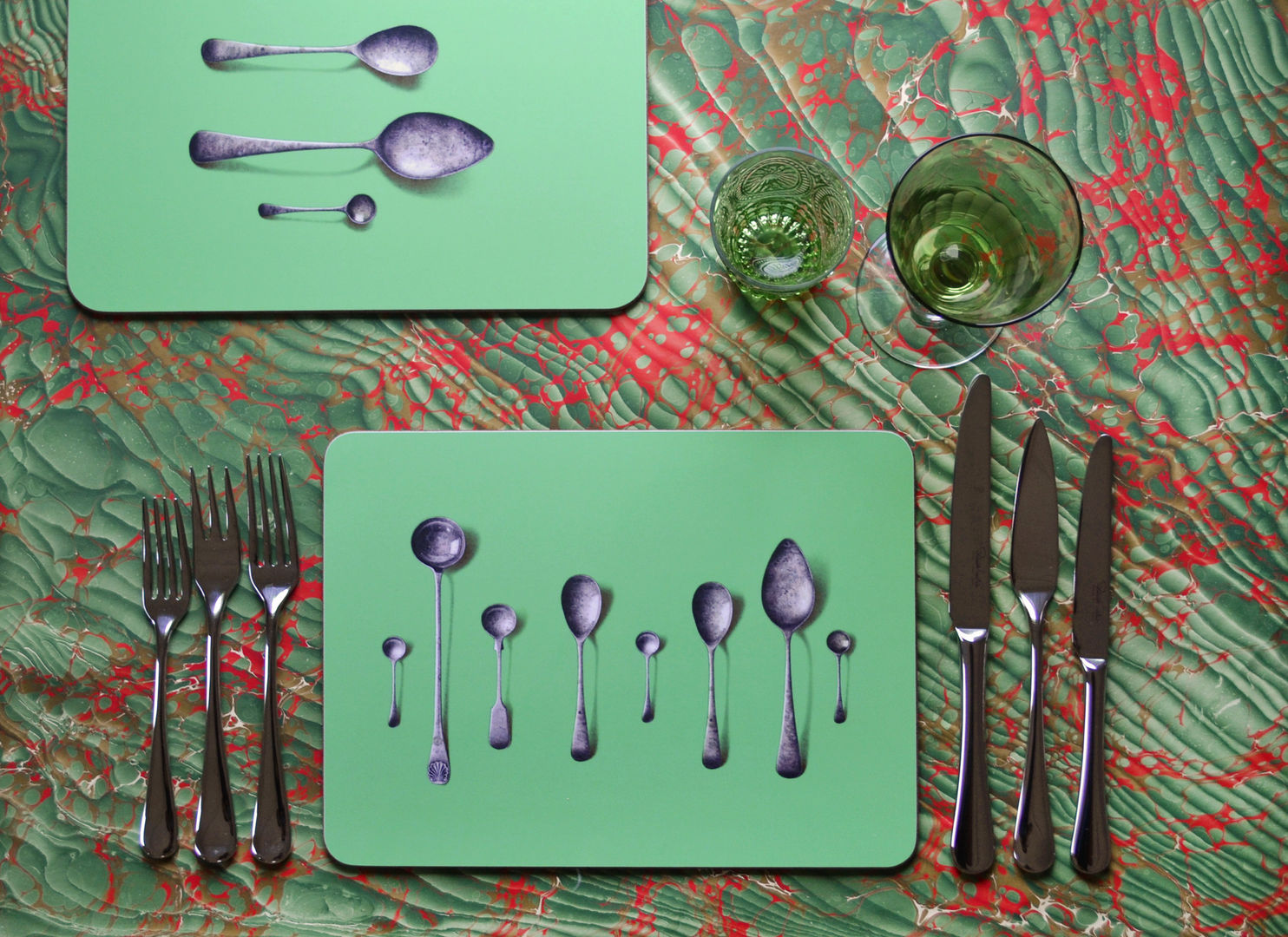 Green Cutlery Table Mats & Coasters homify Comedores de estilo moderno Accesorios y decoración