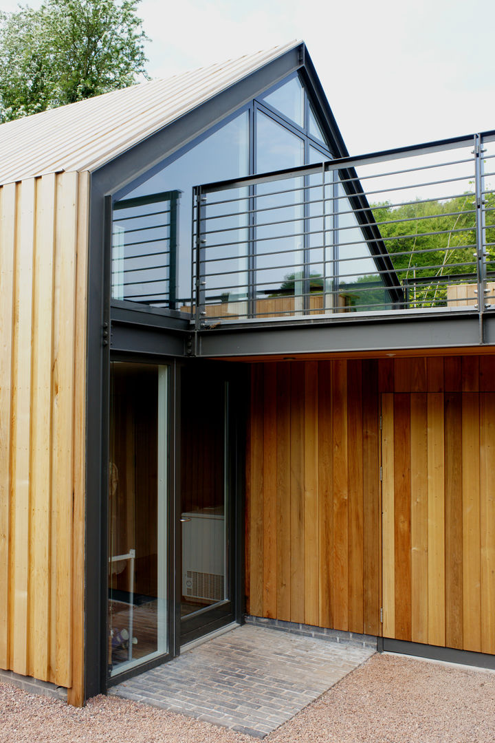 Veddw Farm, Monmouthshire, Hall + Bednarczyk Architects Hall + Bednarczyk Architects بلكونة أو شرفة