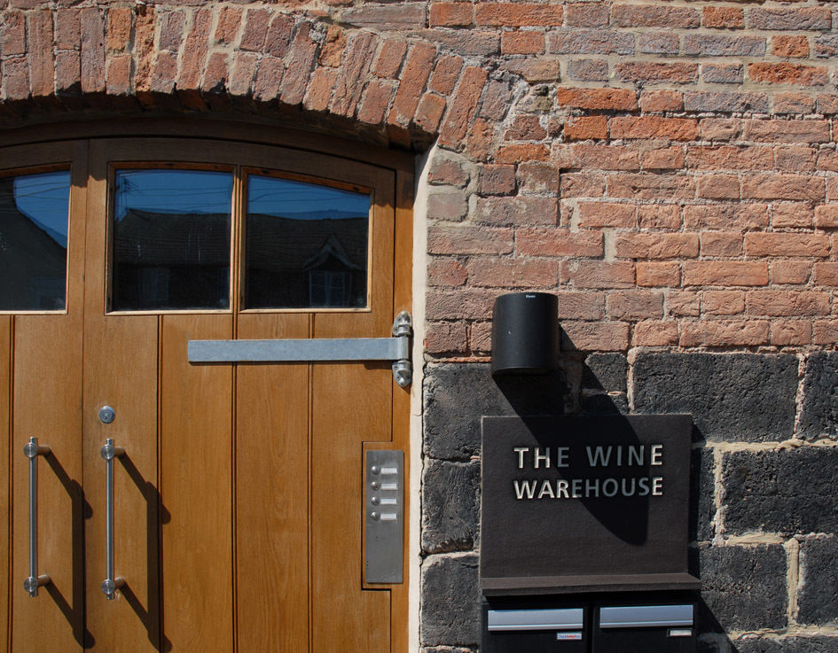 The Wine Warehouse, Chepstow, Hall + Bednarczyk Architects Hall + Bednarczyk Architects Casas industriais