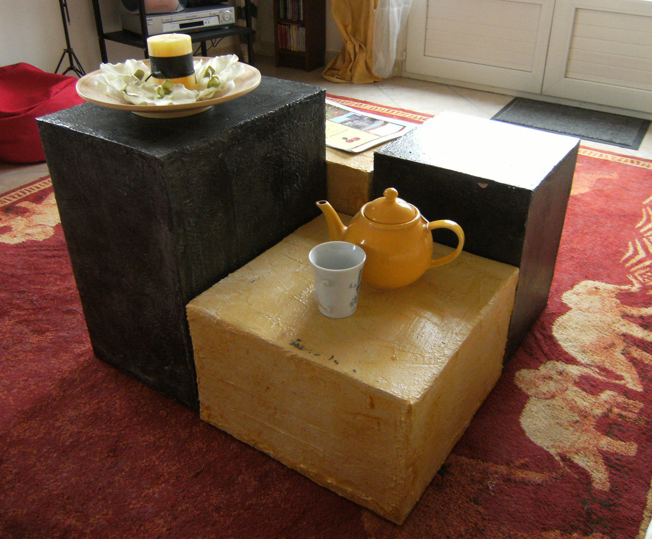 Table basse / poufs, L'OnduLéo L'OnduLéo غرفة المعيشة Side tables & trays