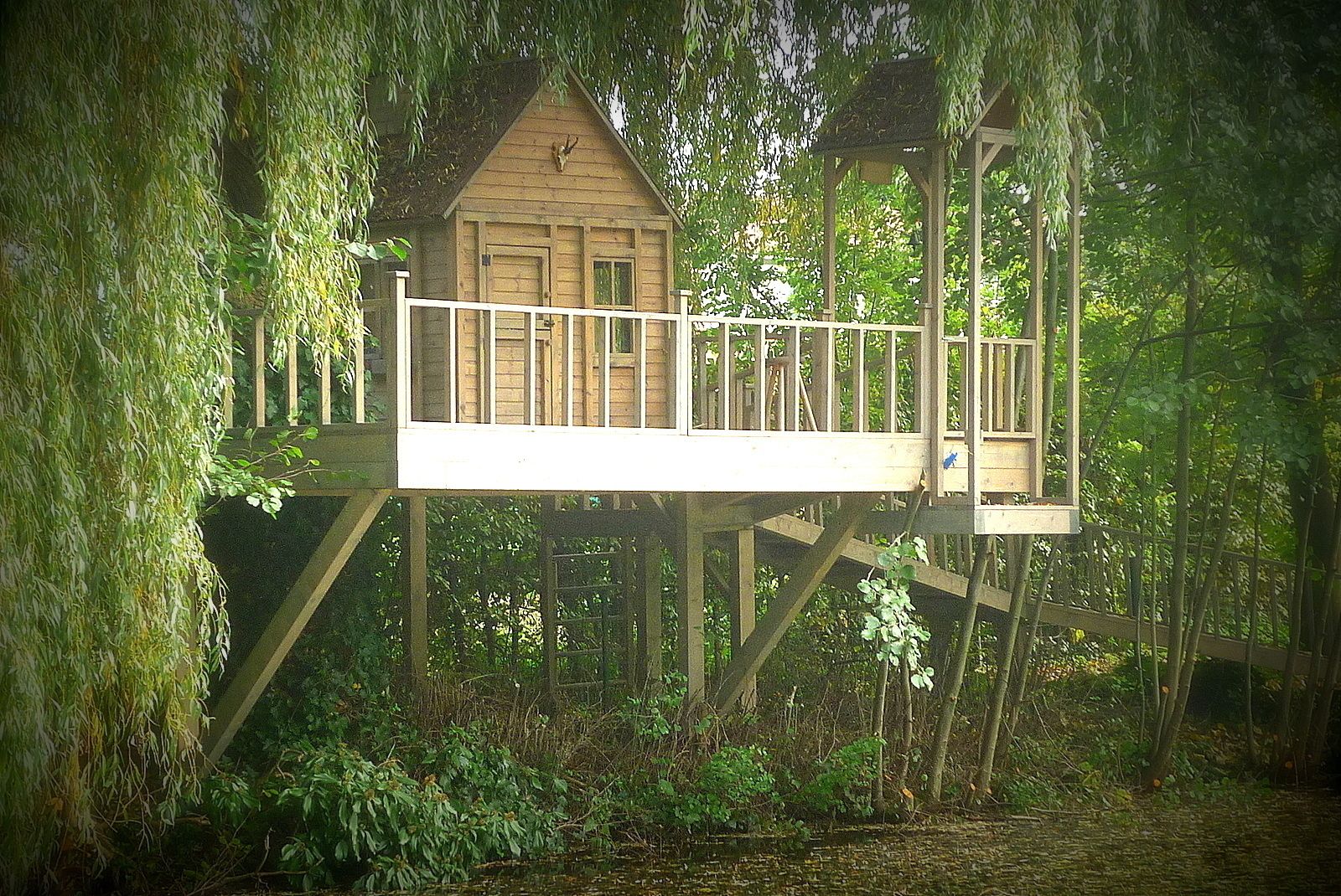 Boomhutten en Speelhuisjes., artilignum artilignum Garten im Landhausstil